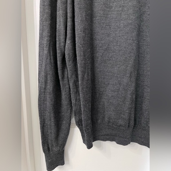 Men’s V Neck Sweater - Picture 8 of 11